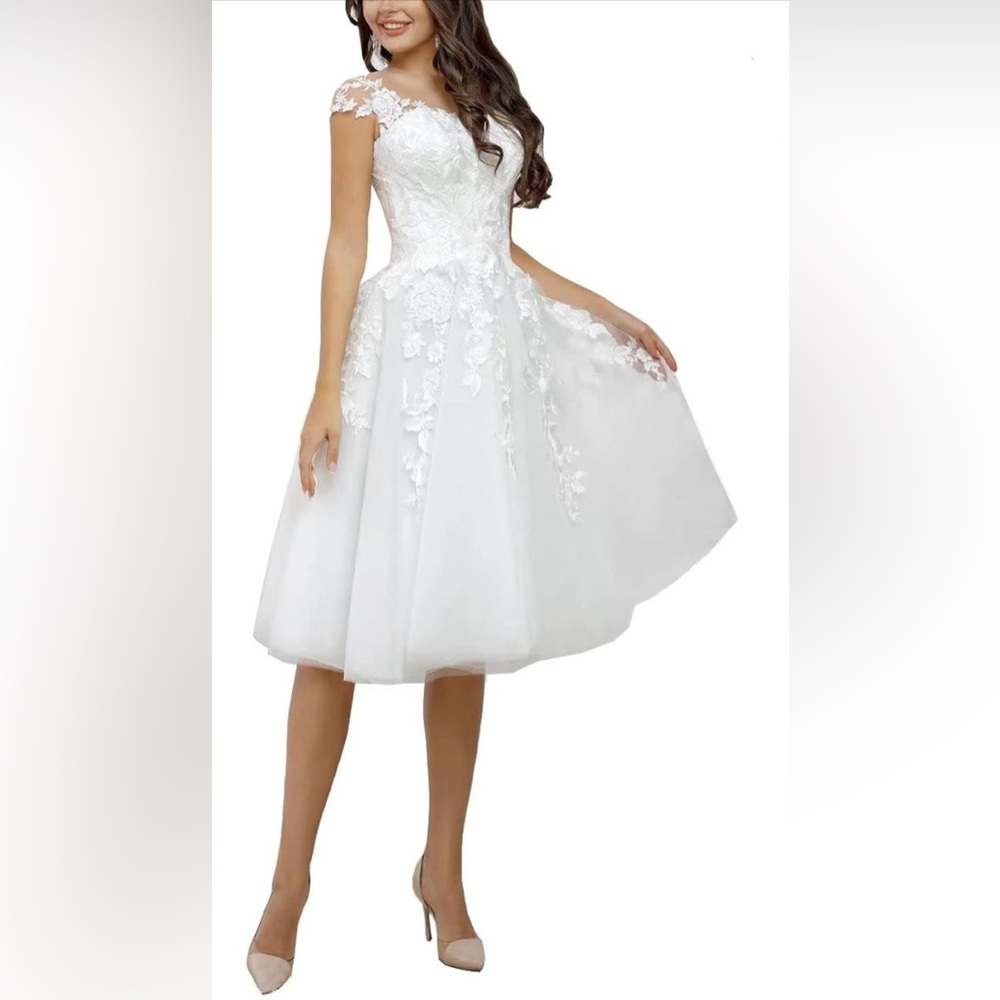 Bridal lace short wedding dress